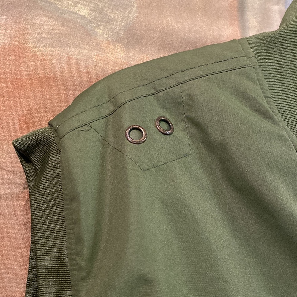 Born Fly puffer vest - Picture 8 of 16